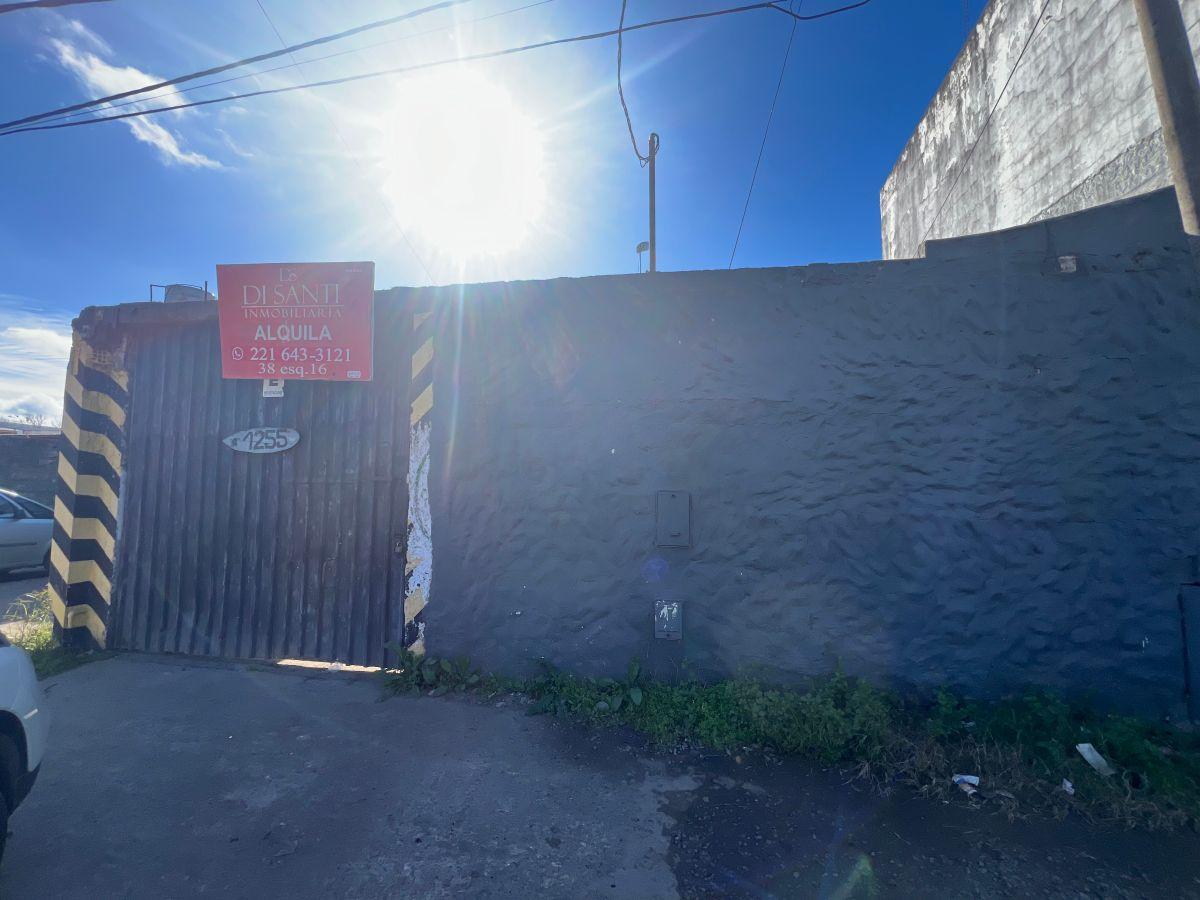 Foto de Galpon de 300 m² en alquiler en Ringuelet, imagen 2