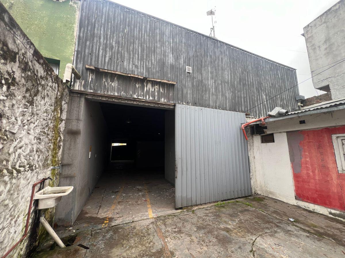 Foto de Galpon de 300 m² en alquiler en Ringuelet, imagen 1