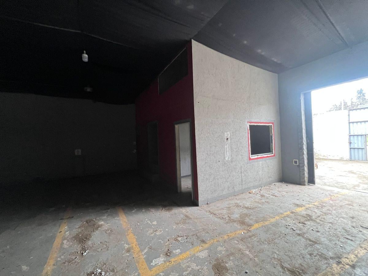 Foto de Galpon de 300 m² en alquiler en Ringuelet, imagen 4