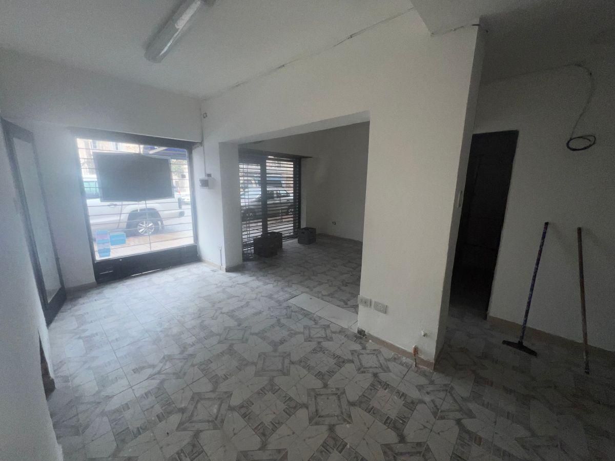 Foto de Local de 40 m² aproximadamente con depósito en subsuelo en alquiler en, imagen 4