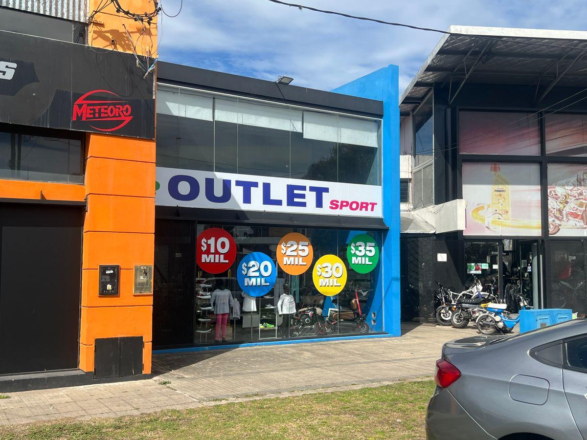 Foto de Local de 200 m² en alquiler en La Plata, imagen 1