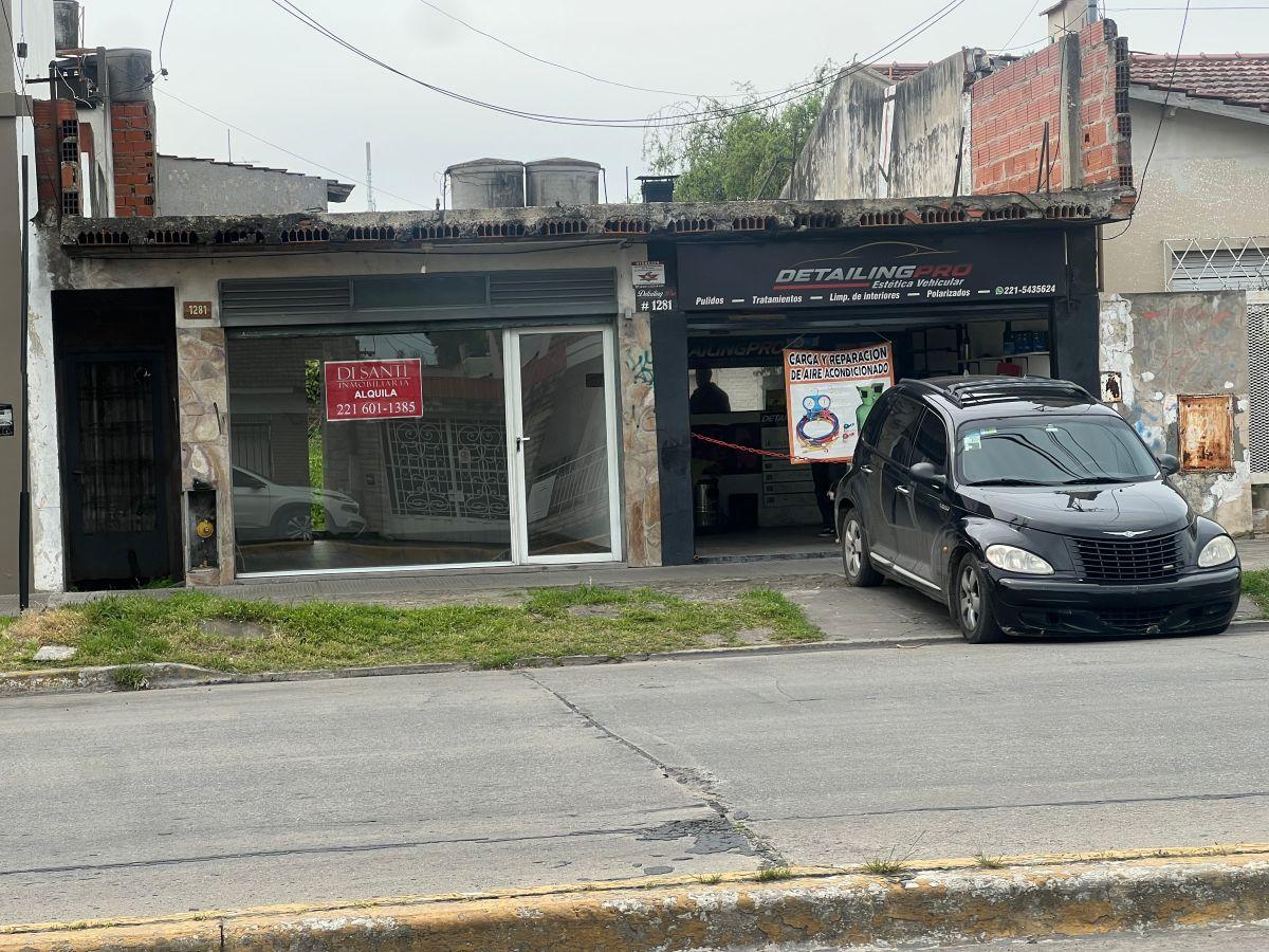 Foto de Local comercial con amplio fondo en alquiler en Ringuelet, imagen 4