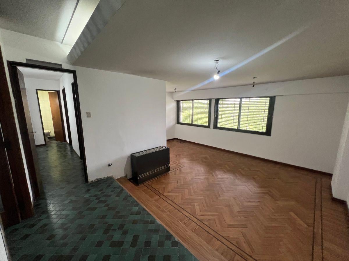 Foto de Departamento con 3 dormitorios en alquiler en plaza Moreno, imagen 3