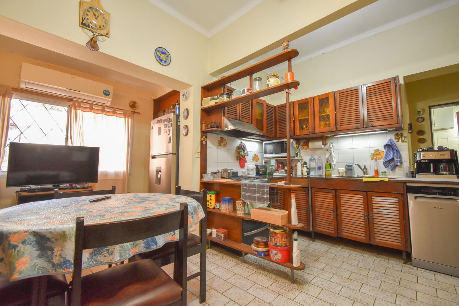 Venta Casa 5 amb con pileta Jardin Parrilla cochera en Castelar