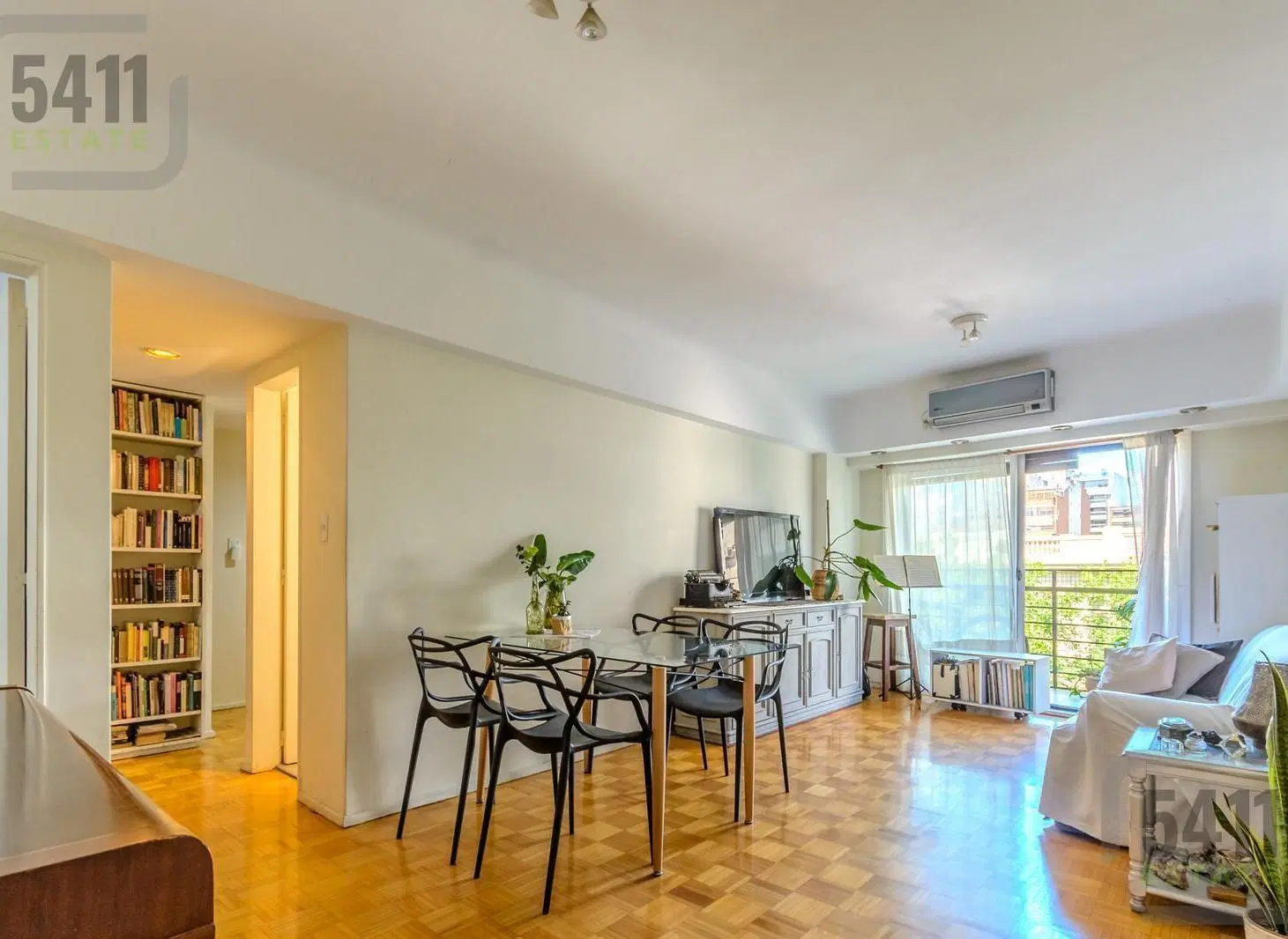 Venta Departamento 4 ambientes al frente con balcon muy luminoso en Caballito 2