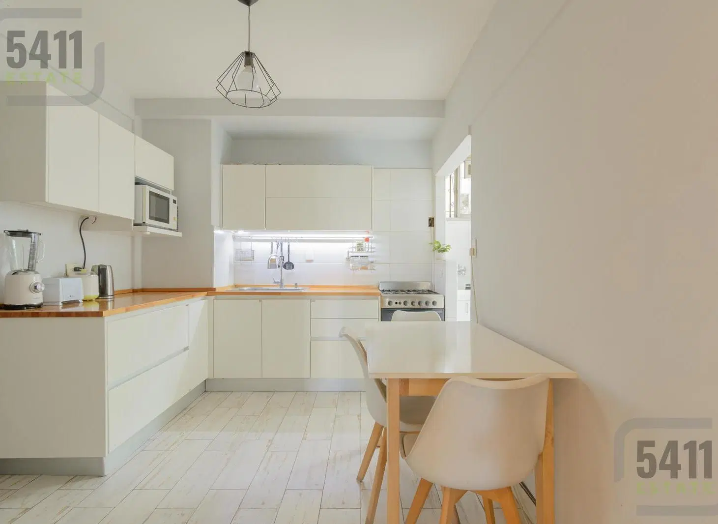 Venta Departamento 4 ambientes al frente con balcon muy luminoso en Caballito 3