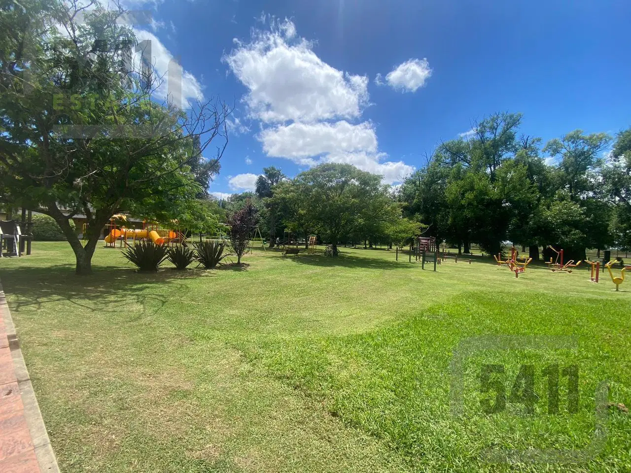 Venta Lote 900m2 en  La Magdalena Barrio Historico en Canning 8