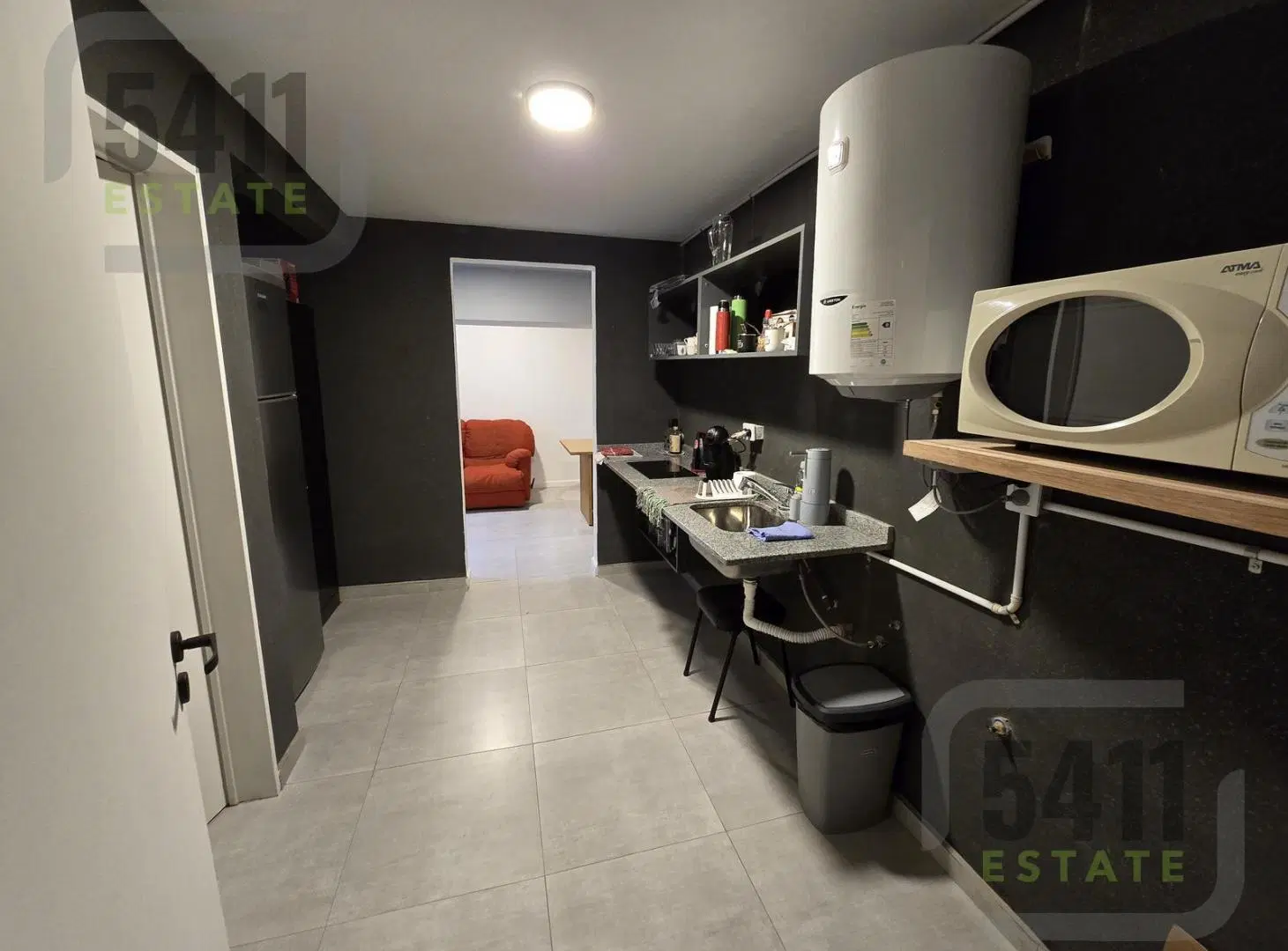 Venta Oficina 5 ambientes al frente con Balcon en San Telmo. 4