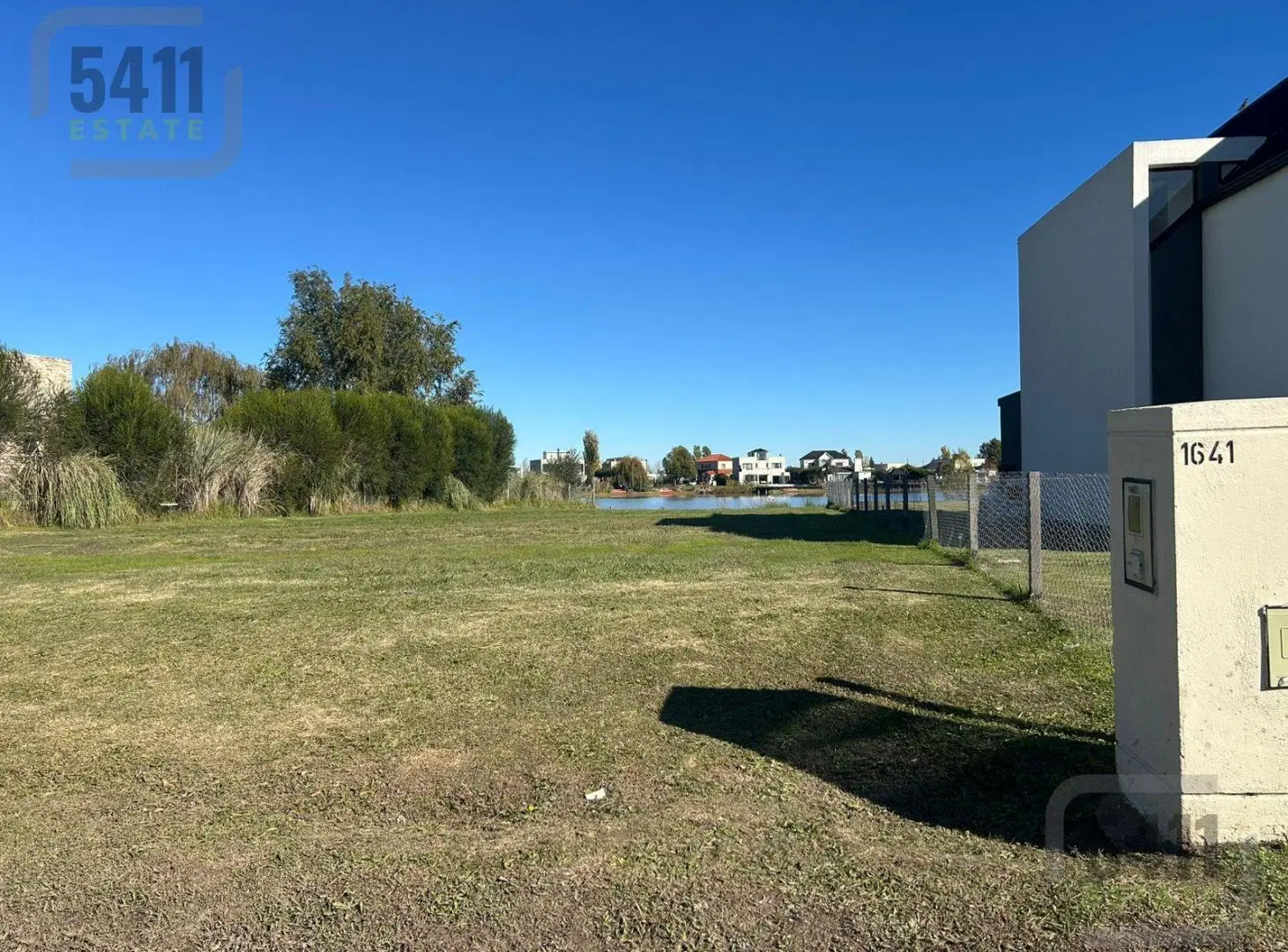 VENTA LOTE A LA LAGUNA 815m2 BARRIO SANTA RITA - SAN VICENTE 3