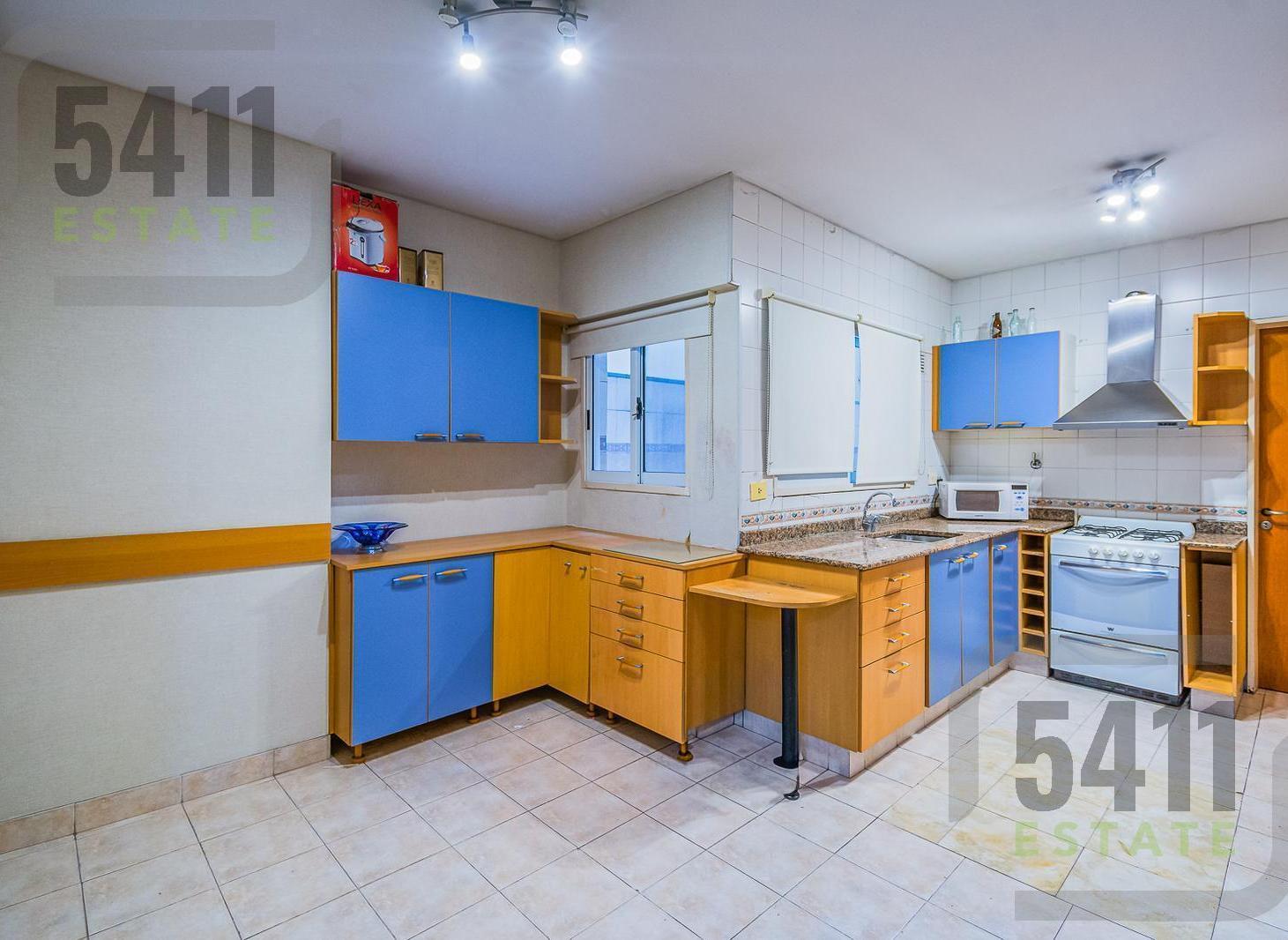 Foto de Venta Departamento 4 ambientes contrafrente 2 cocheras baulera, imagen 1