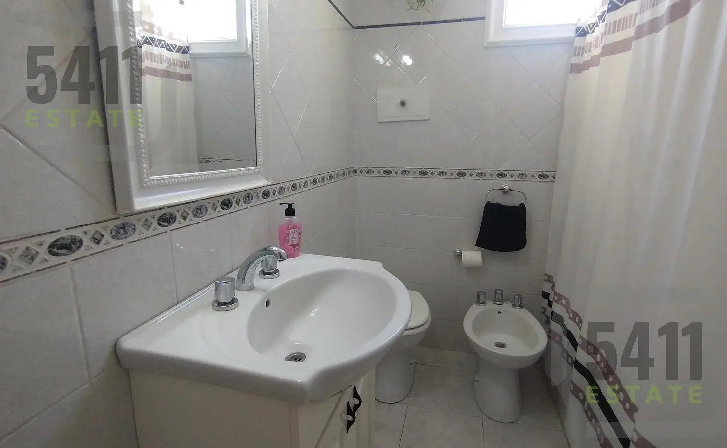Venta PH 3 ambientes por escalera con Balcon al frente Luminoso sin Expensas en Villa Urquiza 4