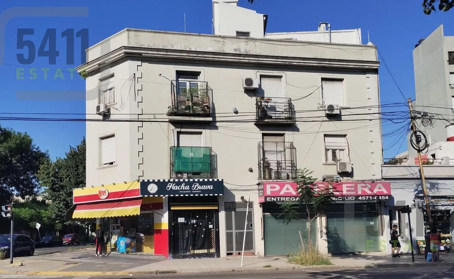 Venta PH 3 ambientes por escalera con Balcon al frente Luminoso sin Expensas en Villa Urquiza 5