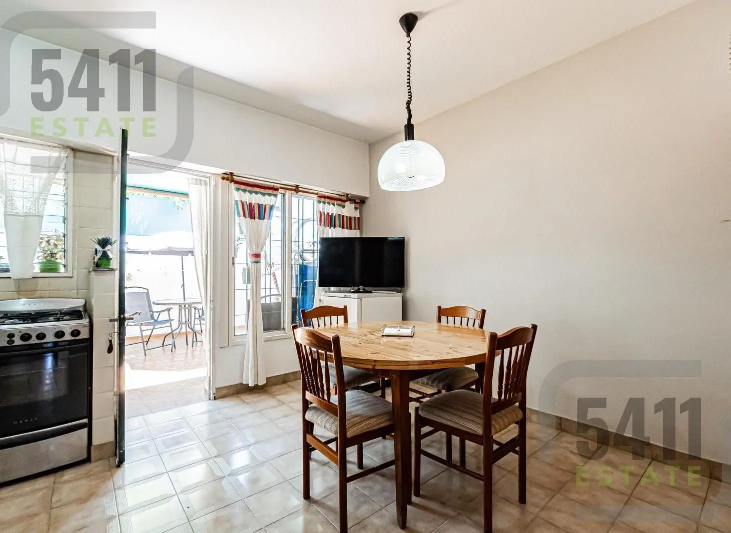 Venta Casa 3 dormitorios con cochera y patio en Vicente Lopez - Olivos 8