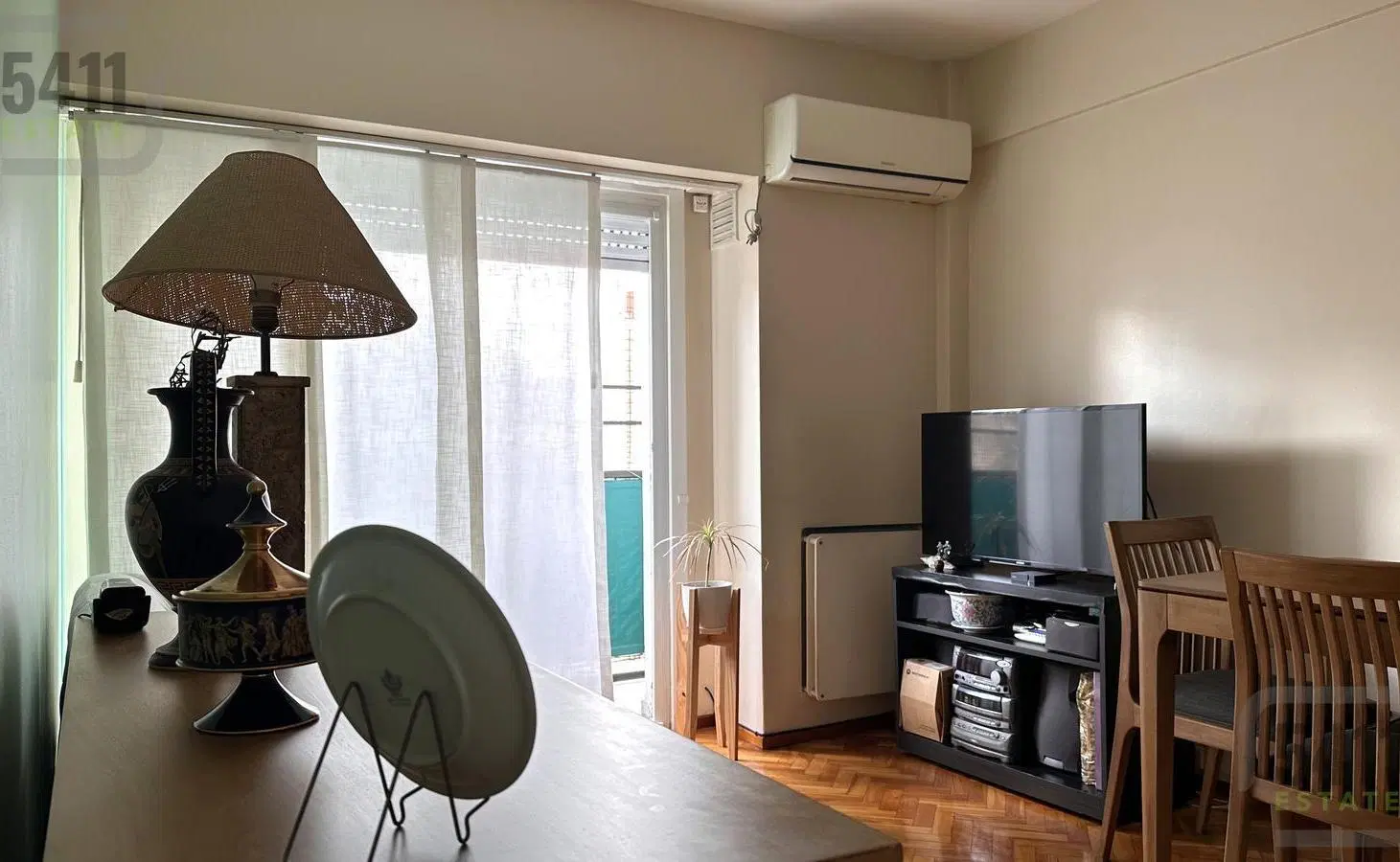 Venta Departamento 3 ambientes contrafrente en Balvanera, impecable estado, luminoso, silencioso 2