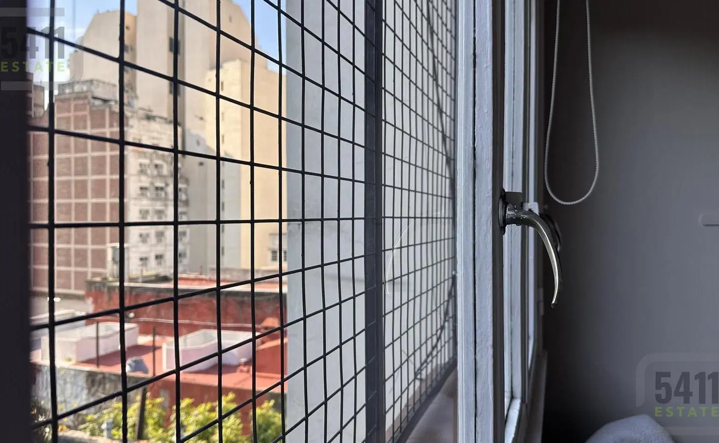 Venta Departamento 3 ambientes contrafrente en Balvanera, impecable estado, luminoso, silencioso 3
