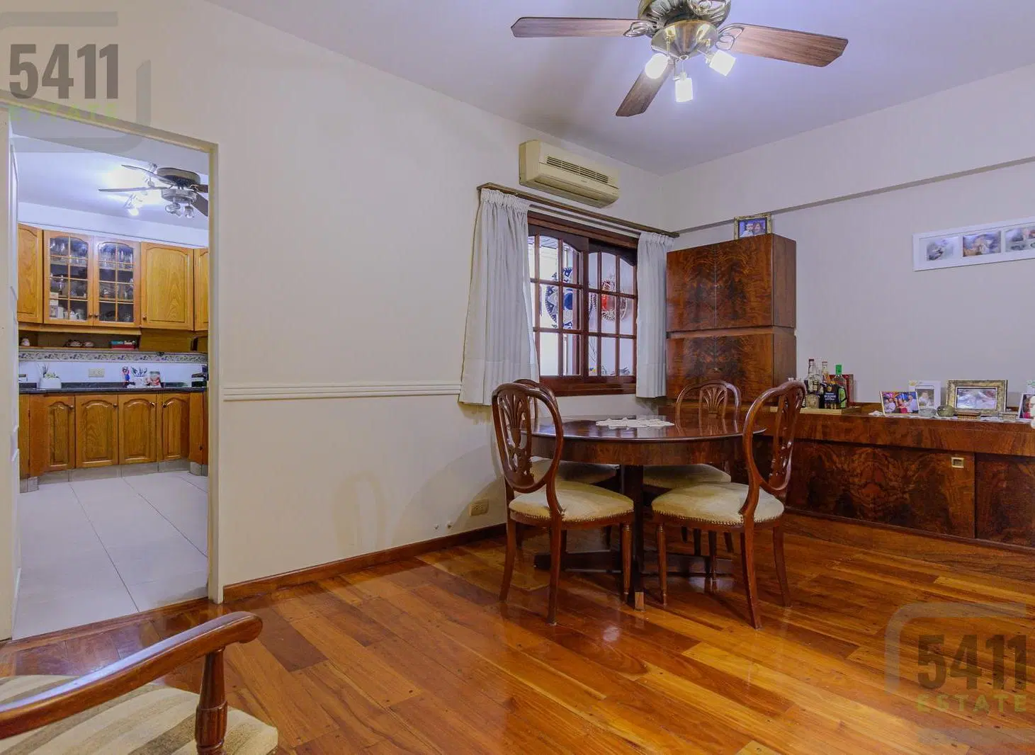 Venta Departamento 4 ambientes patio y cochera en Villa del Parque 2