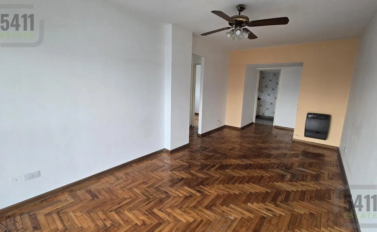 Venta Departamento 3 ambientes con Balcon piso alto vista abierta en Flores 2