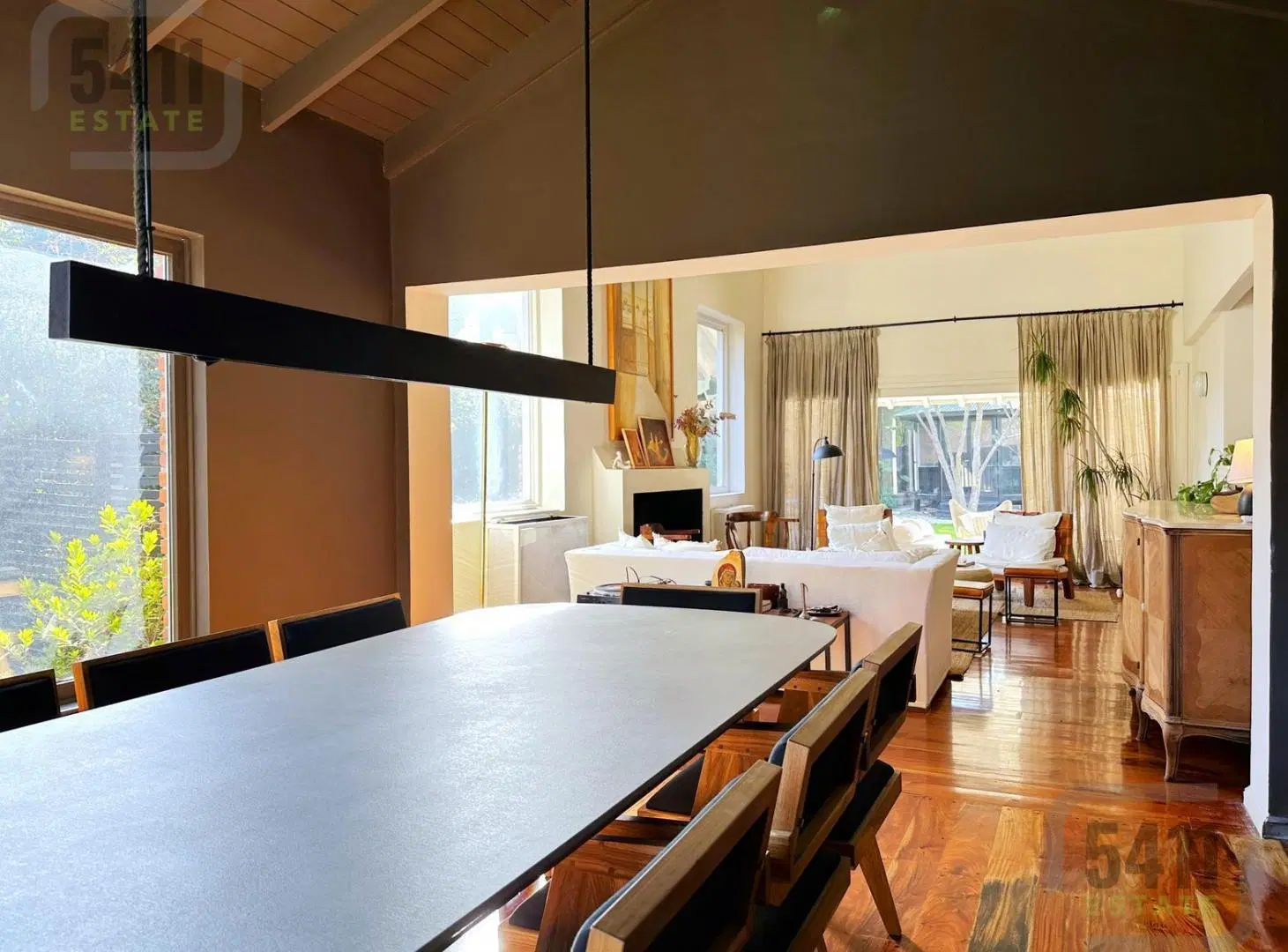 Venta Casa de diseño, 5 ambientes súper luminosa, en Pilar, El Barranco. 2