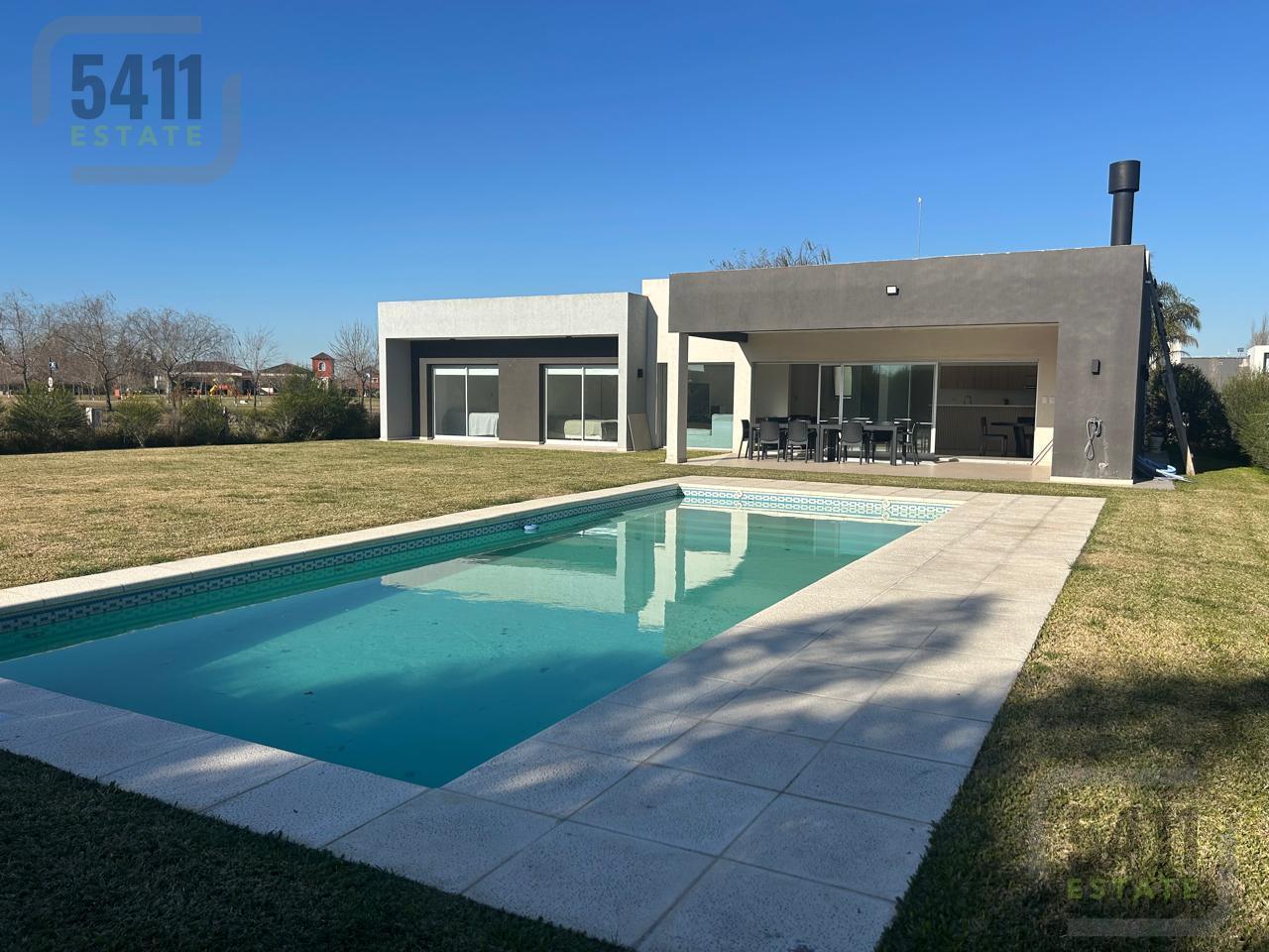 Foto de Casa a la venta 4 ambientes con parque pileta en Barrio Santa Rita, imagen 2