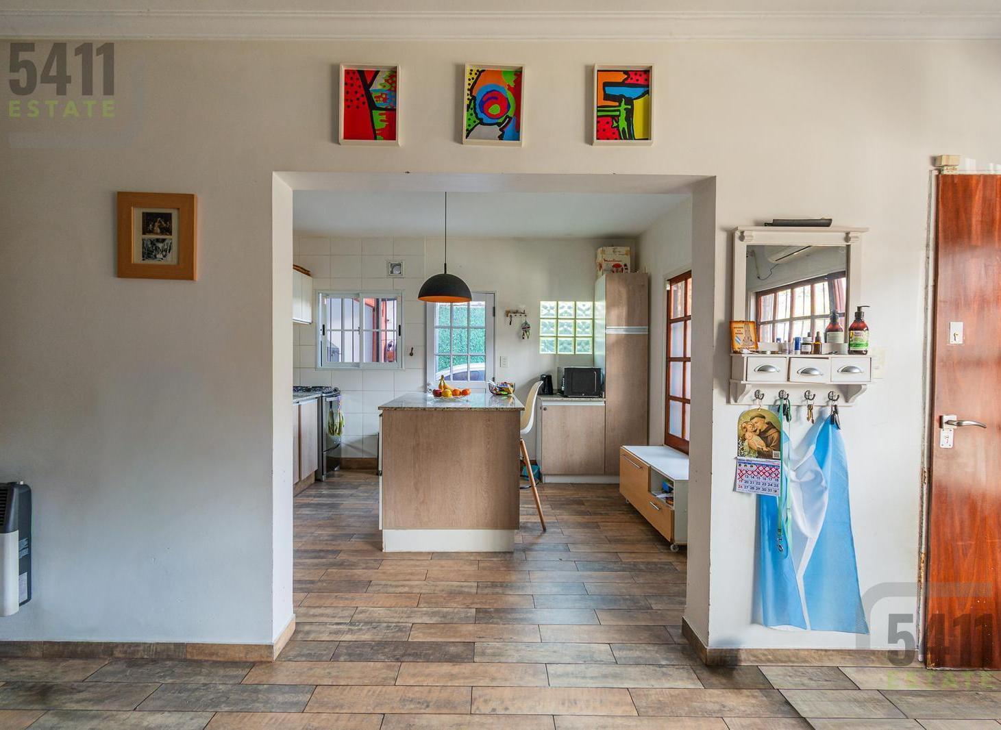 Foto de VENTA PH 4 AMBIENTES CON JARDÍN, GALERÍA, PARRILLA Y COCHERA EN COGHLAN, imagen 1