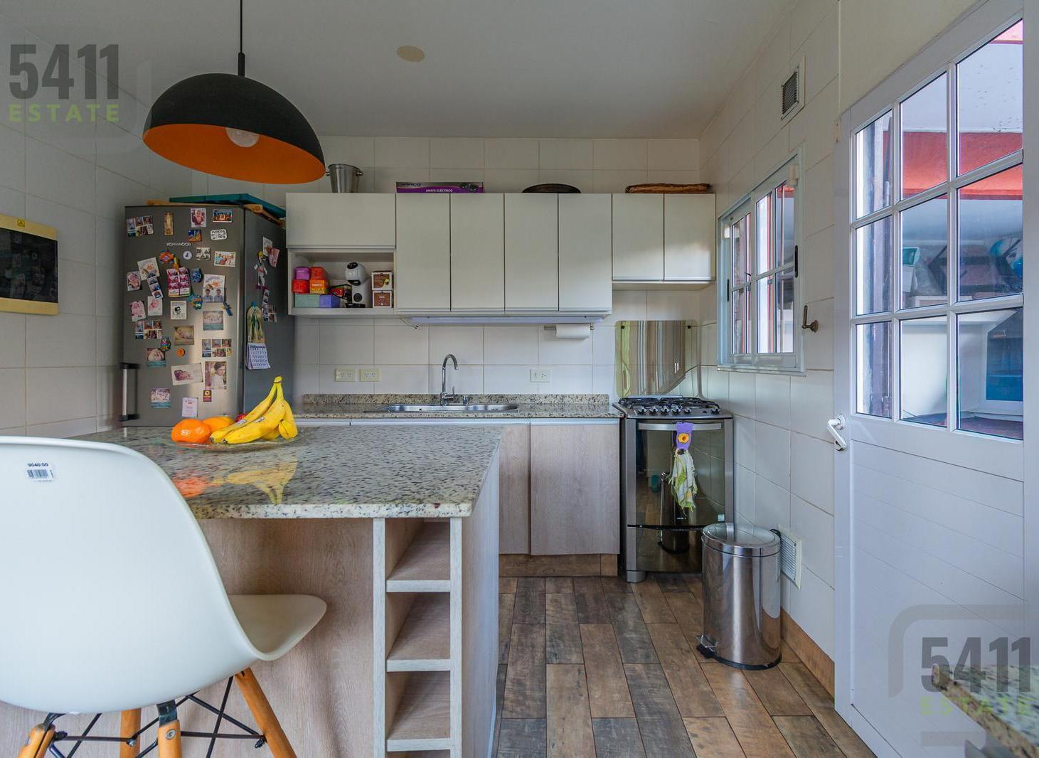 Foto de VENTA PH 4 AMBIENTES CON JARDÍN, GALERÍA, PARRILLA Y COCHERA EN COGHLAN, imagen 2