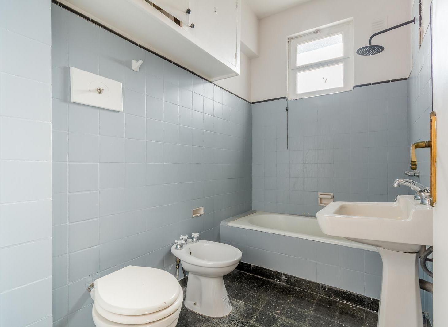 Foto de Venta Departamento 3 ambientes contrafrente con Balcon cerrado en, imagen 2