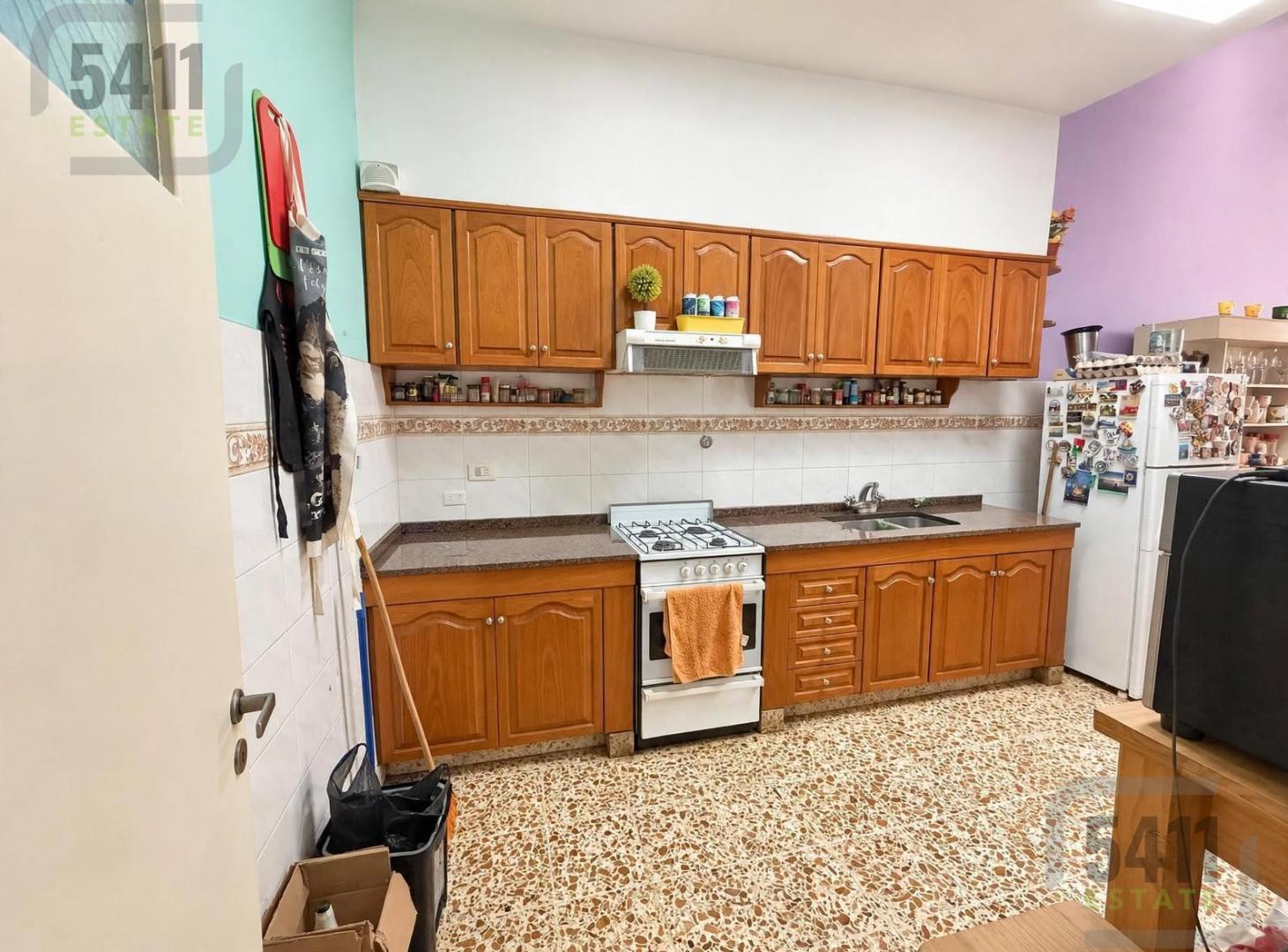Foto de Venta Casa Chalet 4 ambientes con cochera parrilla en Villa Sarmiento, imagen 2