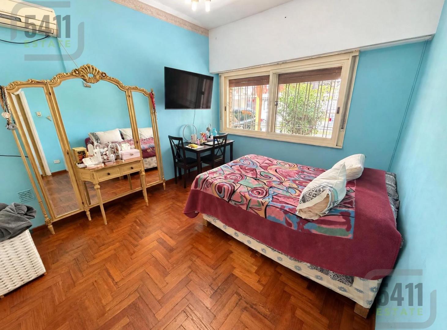 Foto de Venta Casa Chalet 4 ambientes con cochera parrilla en Villa Sarmiento, imagen 4