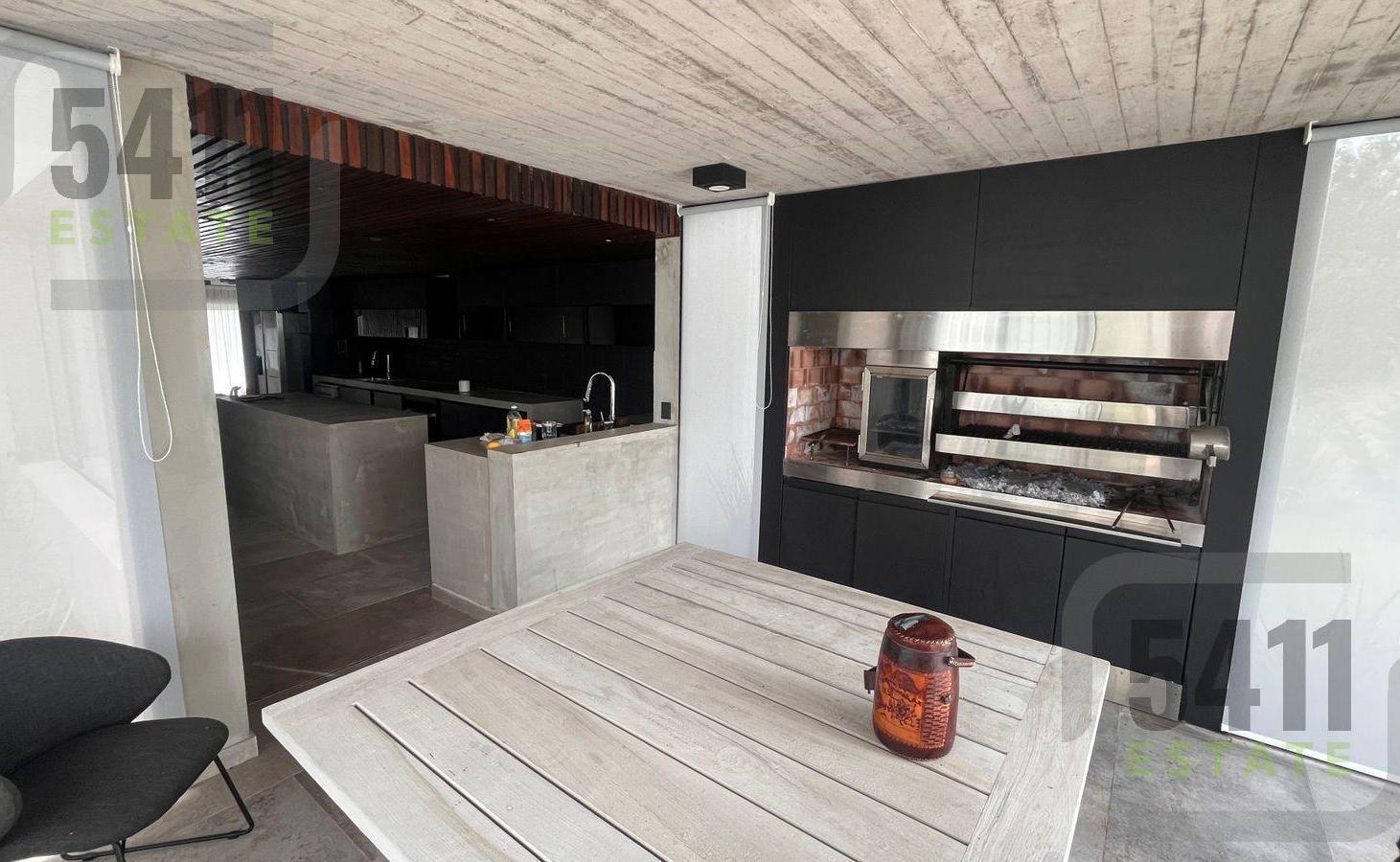 Foto de Venta Casa 6 ambientes Parque Pileta Parrilla en Barrio Ecuestre Costa, imagen 2