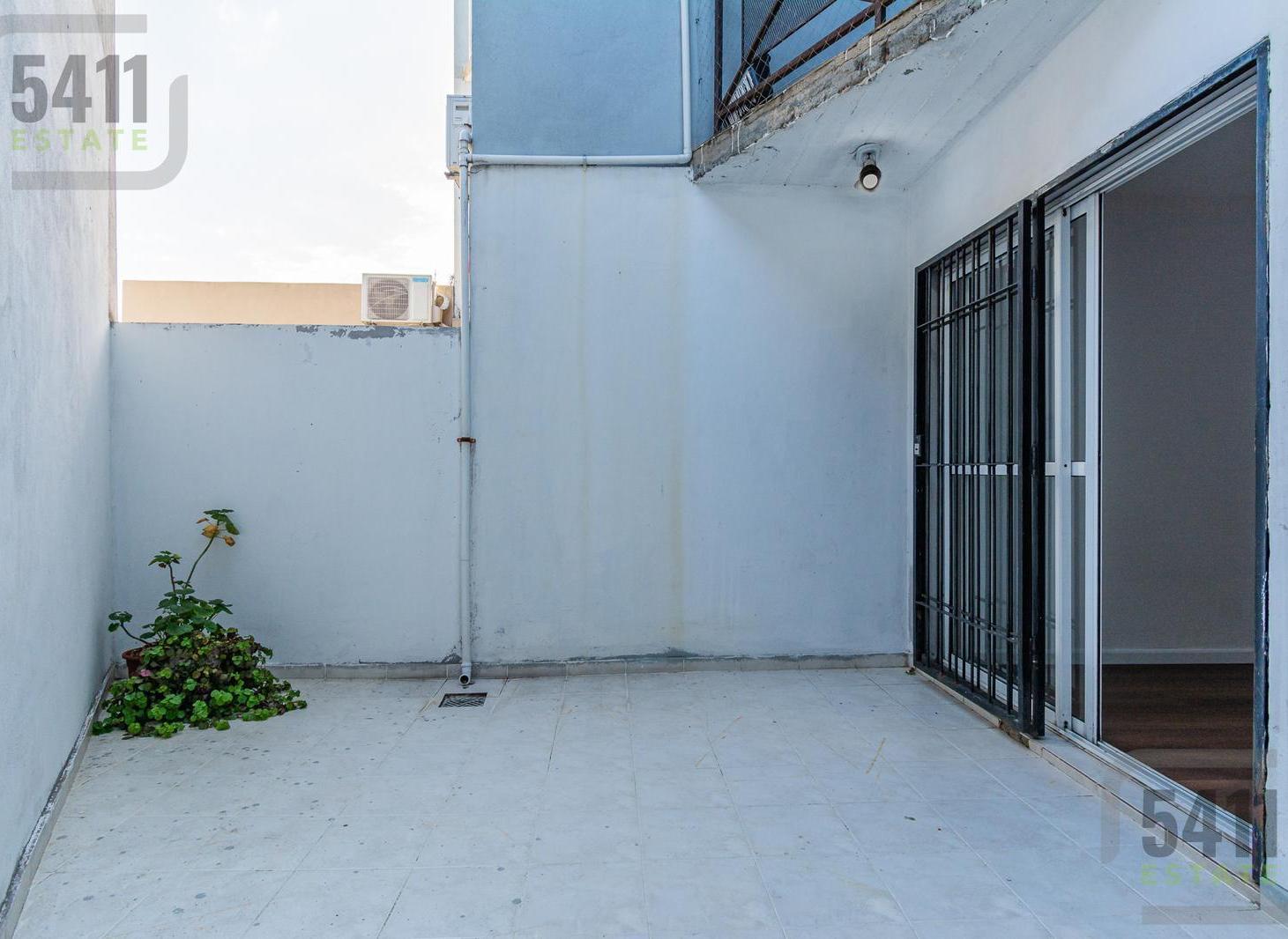 Foto de Venta Monoambiente contrafrente con patio excelente ubicacion en Villa, imagen 3