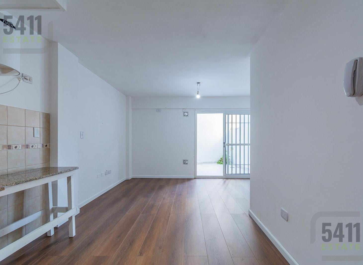 Foto de Venta Monoambiente contrafrente con patio excelente ubicacion en Villa, imagen 1