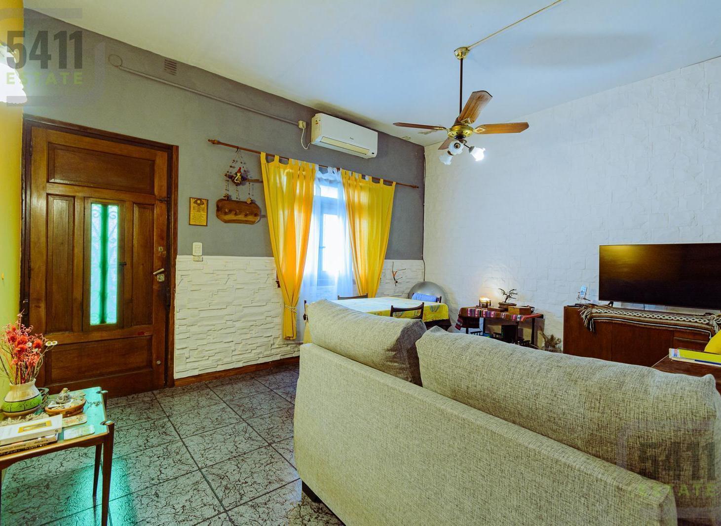Foto de Venta Casa 5 ambientes al frente Orientacion Norte en Velez Sarsfield, imagen 1