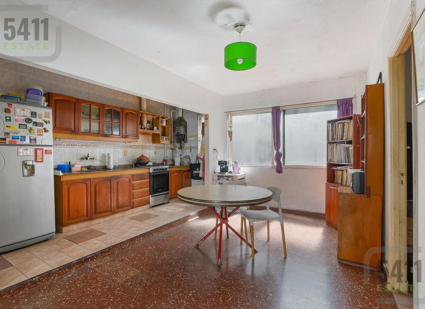 Foto de VENTA PH 5 AMBIENTES AL FRENTE 337 M² TOTALES PATIO, BALCÓN Y TERRAZA, imagen 1
