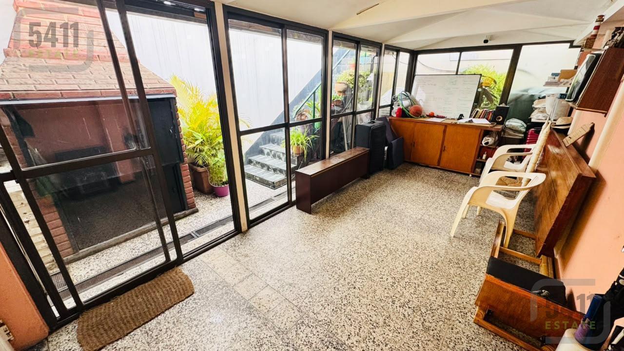 Foto de VENTA PH 4 ambientes con cochera en Liniers al frente. sin expensas, imagen 3