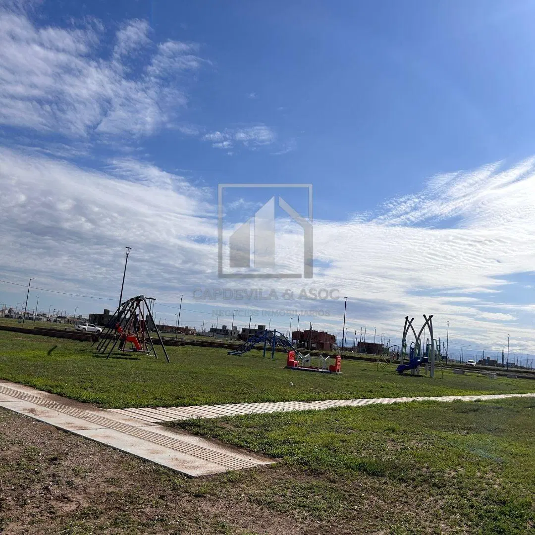 LOTE RESIDENCIAL - PAMPAS DE MANANTIALES 4