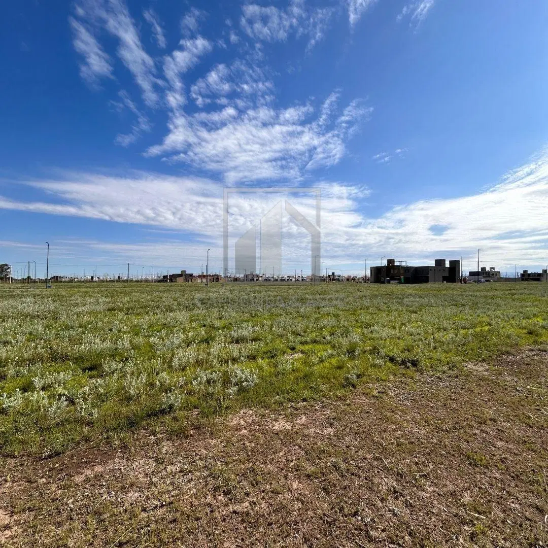 LOTE RESIDENCIAL - PAMPAS DE MANANTIALES 5