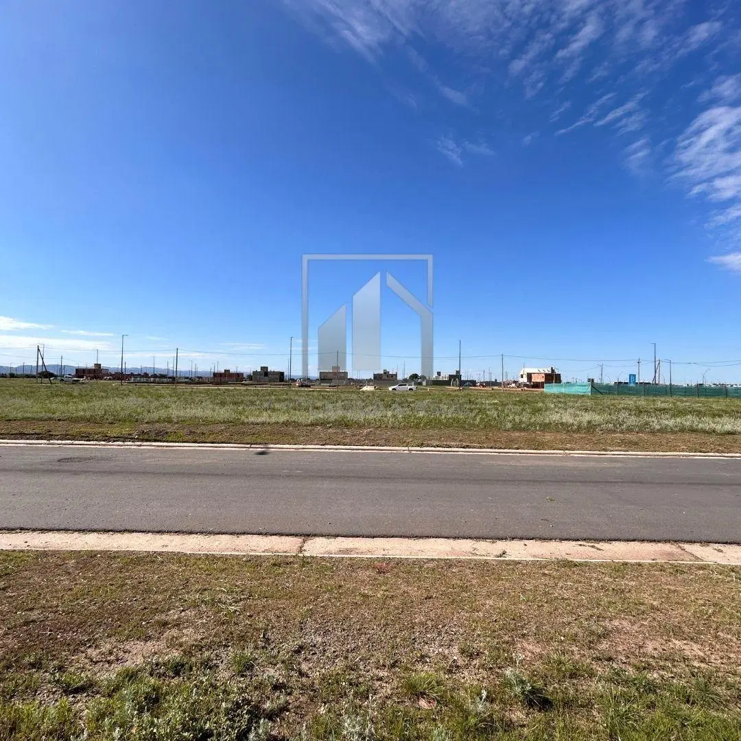 LOTE RESIDENCIAL - PAMPAS DE MANANTIALES 2