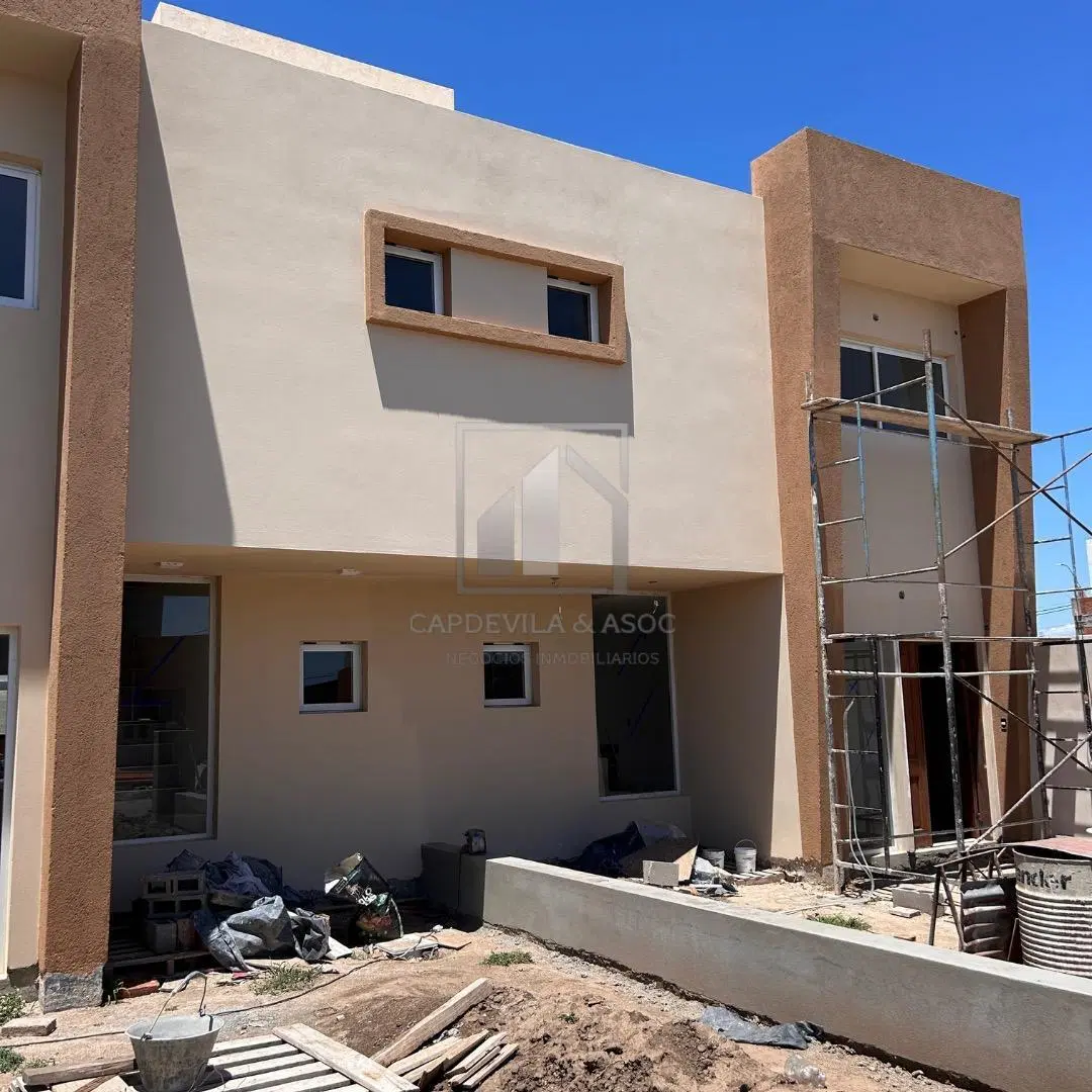 DUPLEX 3 DORMITORIOS - BRISAS DE MANANTIALES 3