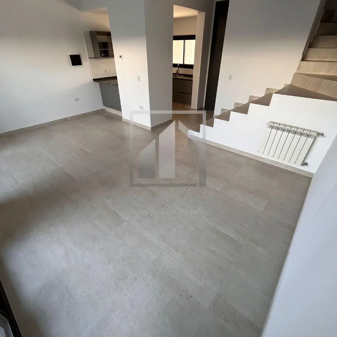 DUPLEX 3 DORMITORIOS - QUEBRADAS DE MANANTIALES 3