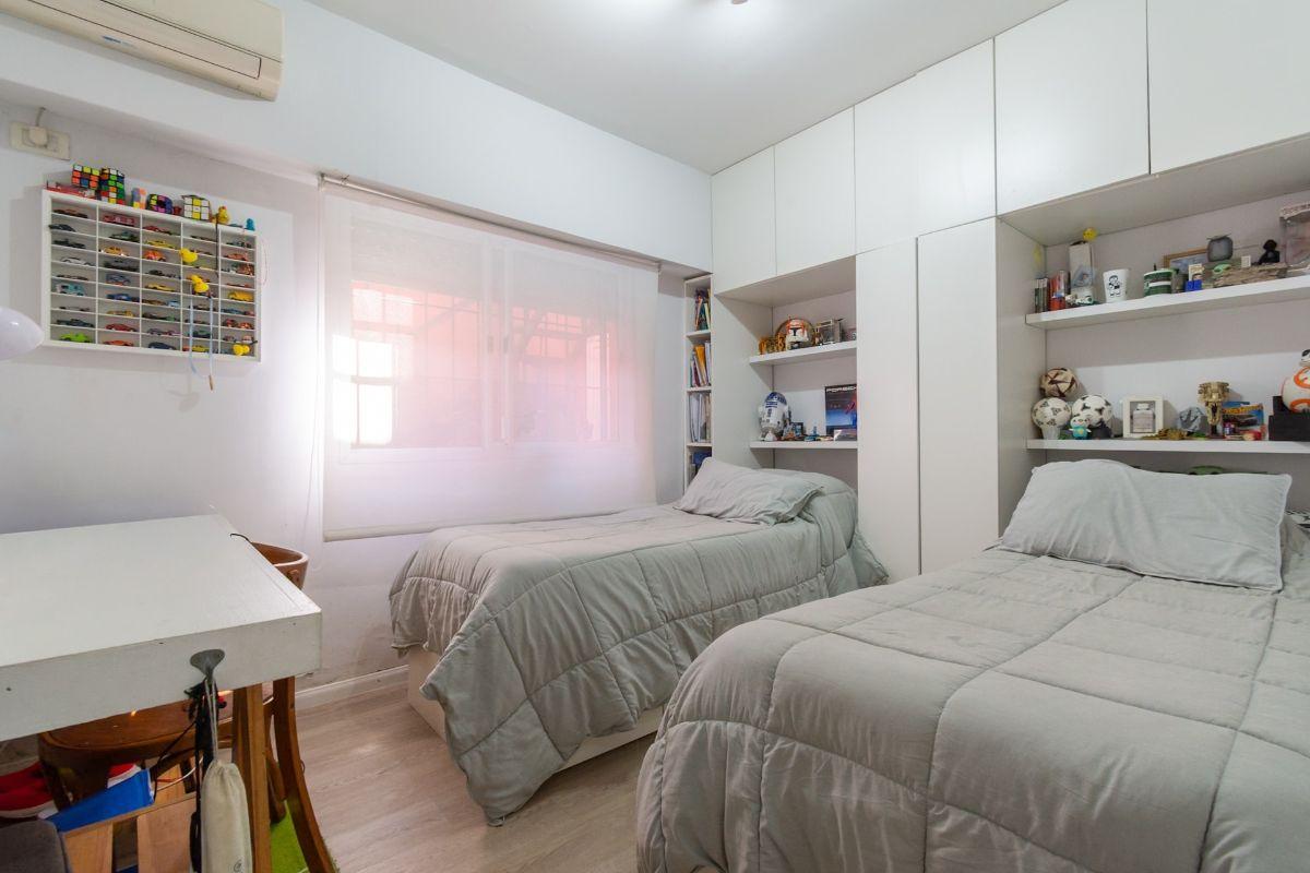 Foto de Casa 3 ambientes en venta c/cochera en Caseros, imagen 2
