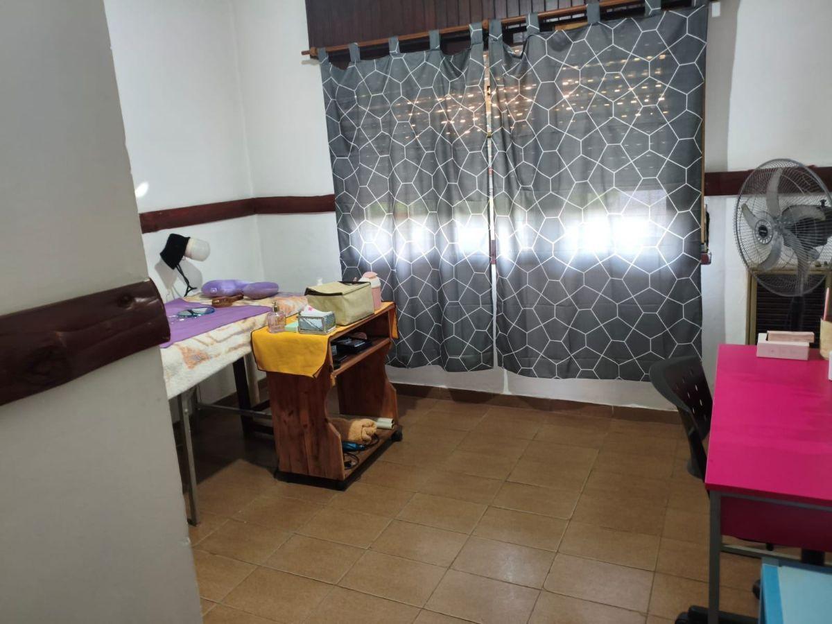 Foto de Casa en venta de 2 dormitorios c/ cochera en Castelar, imagen 2