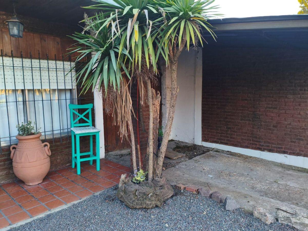 Foto de Casa en venta de 2 dormitorios c/ cochera en Castelar, imagen 3