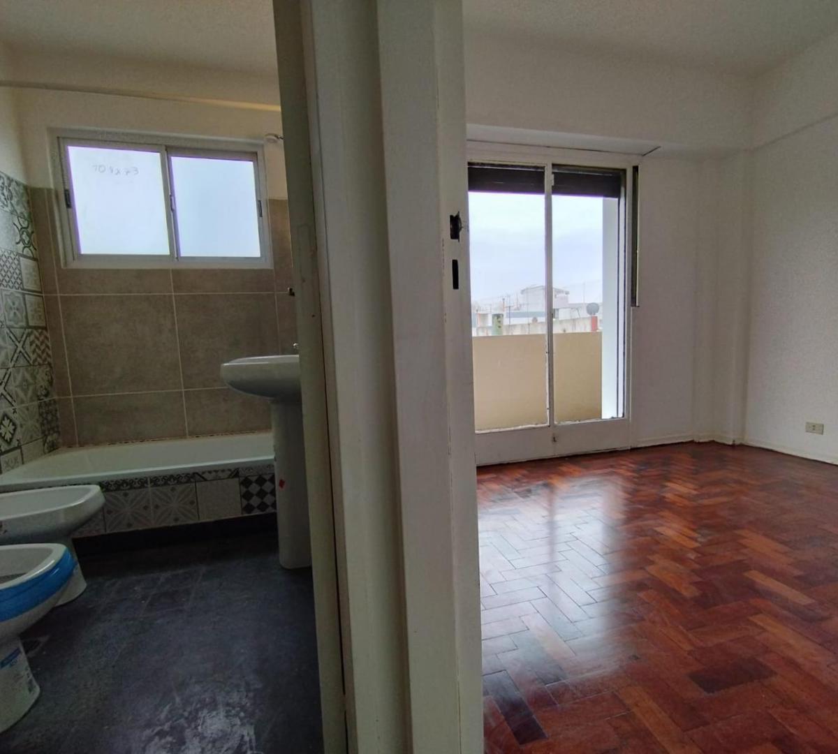 Departamento de 3 Ambientes con 2 Balcones 2