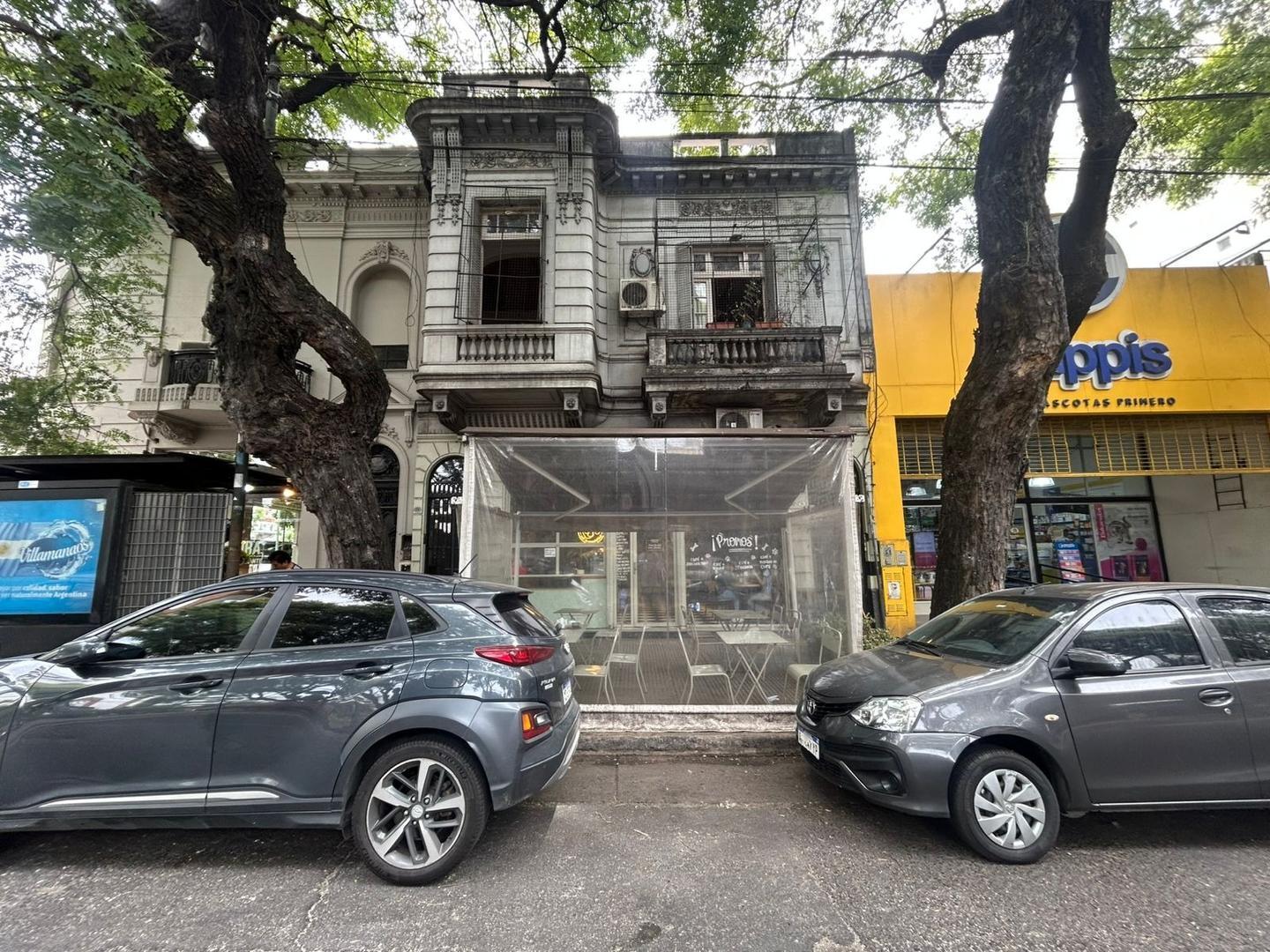 Ph 6 ambientes con terraza. Entrada independiente