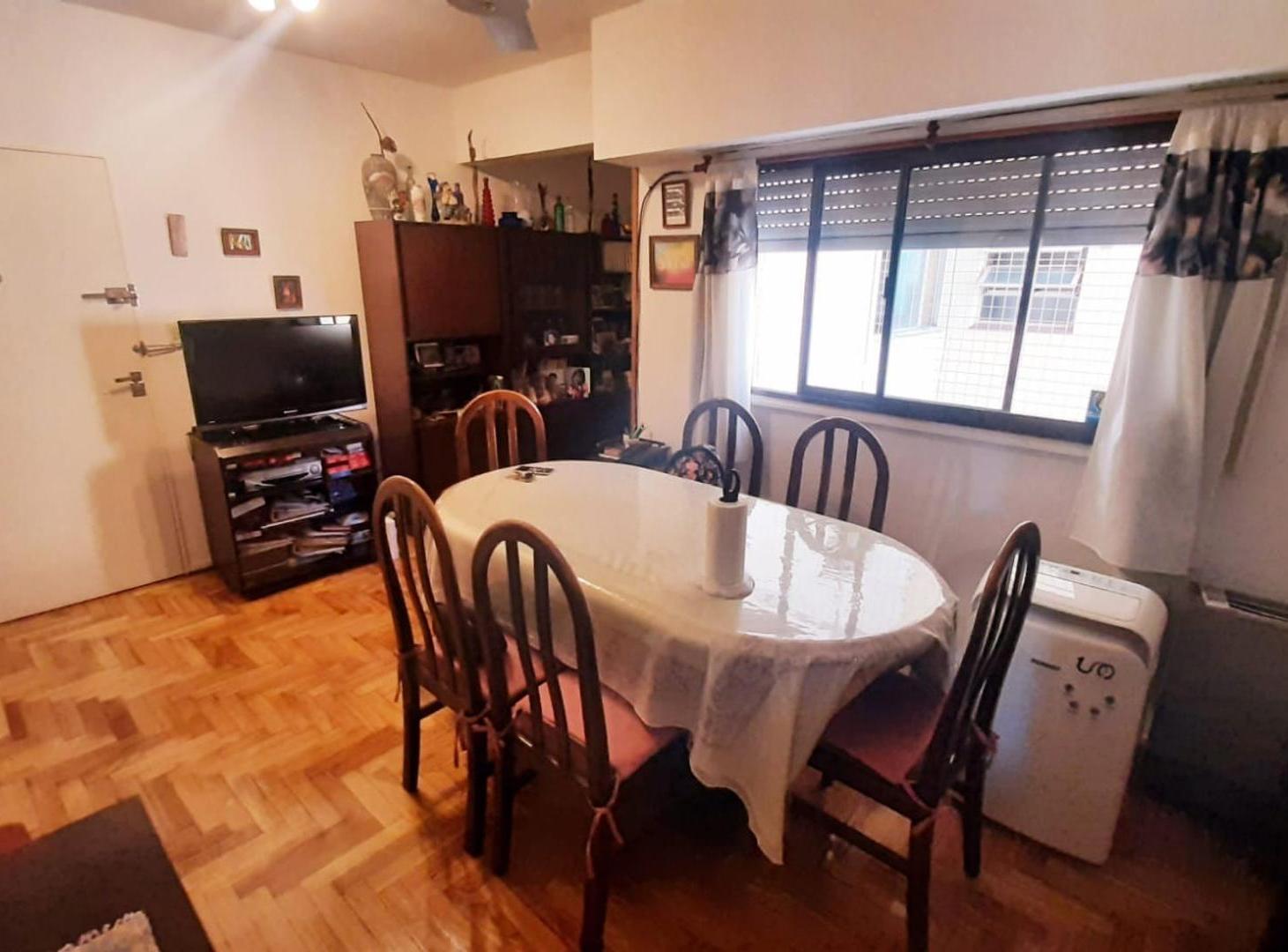 Departamento de 3 ambientes en Flores