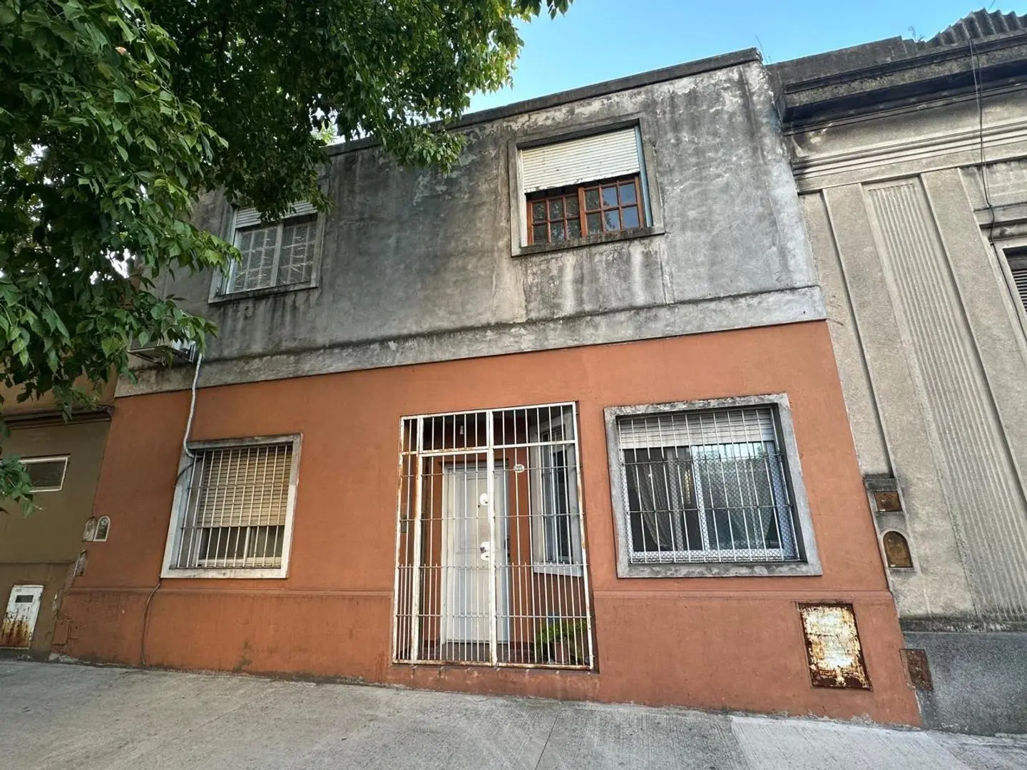 Casa en venta  5 ambientes con patio 5