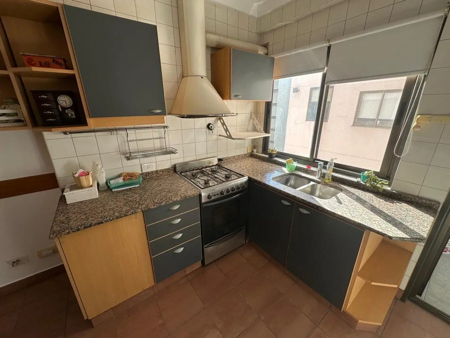 Departameno 4 ambientes con balcon al frente 5