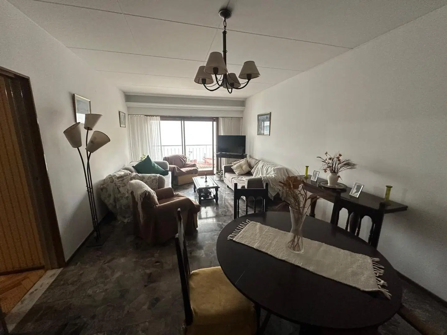 Departamento 4 ambientes con balcón en venta 5