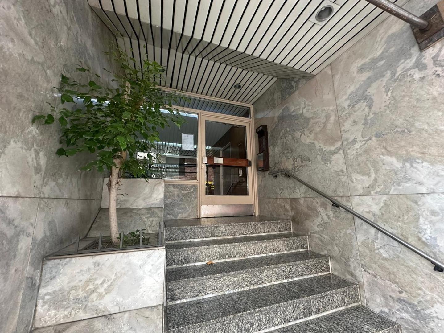 Departamento 4 ambientes con balcón en venta