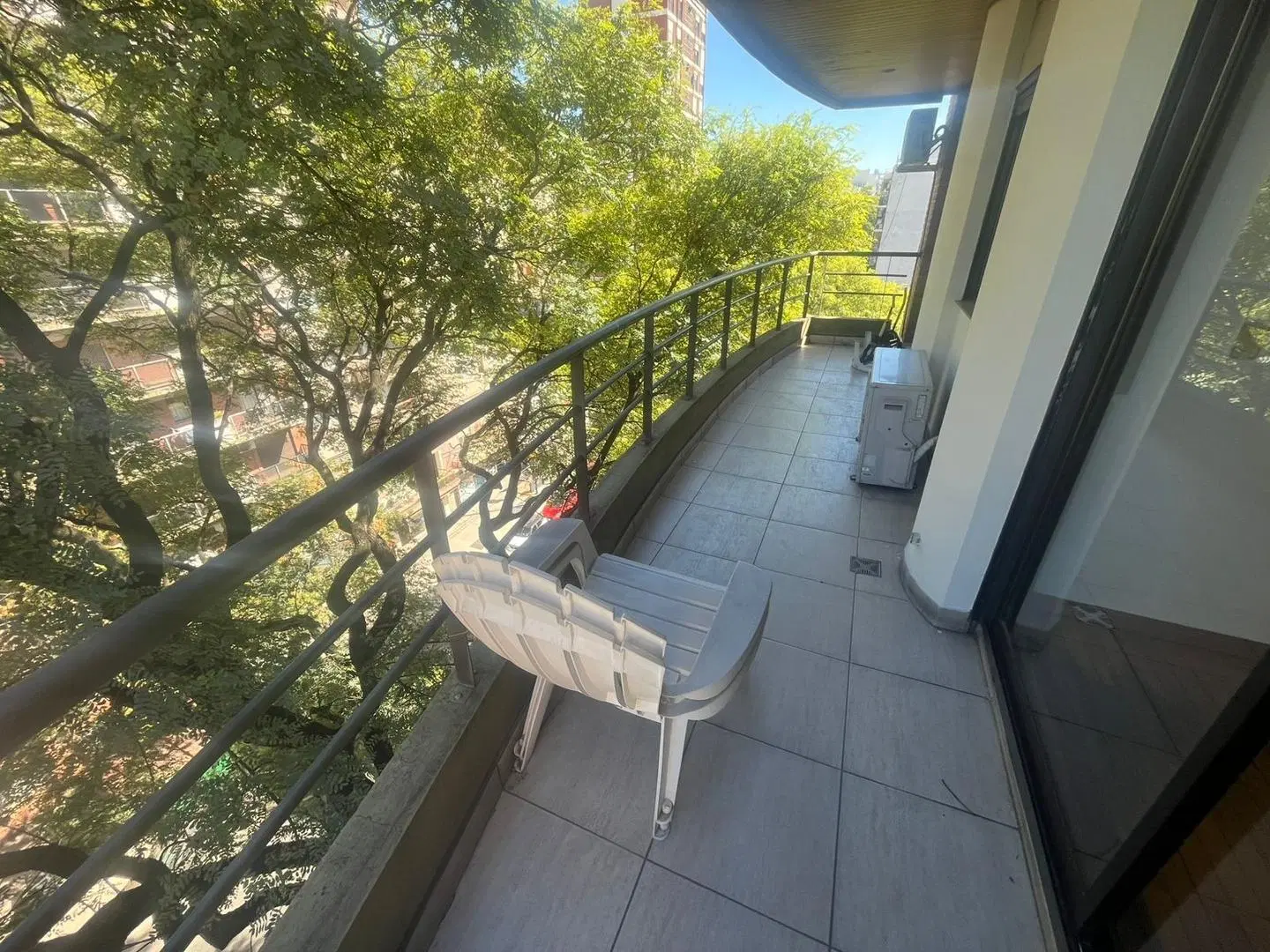Departamento 4 ambientres con balcón con cochera fija 2